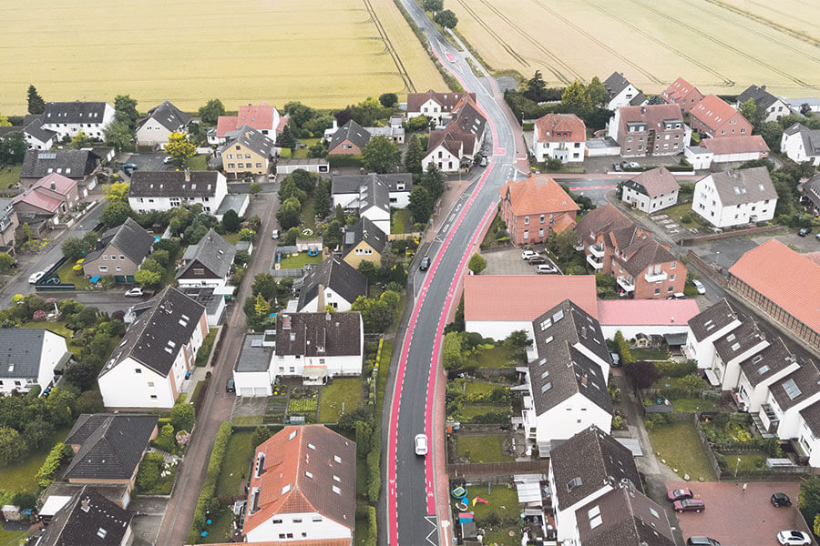 Die Region Hannover baut neue Radwege wie hier entlang der Ortsdurchfahrt Harenberg.